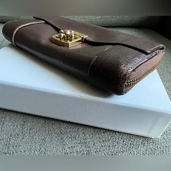 Chloé long zippered wallet twist project